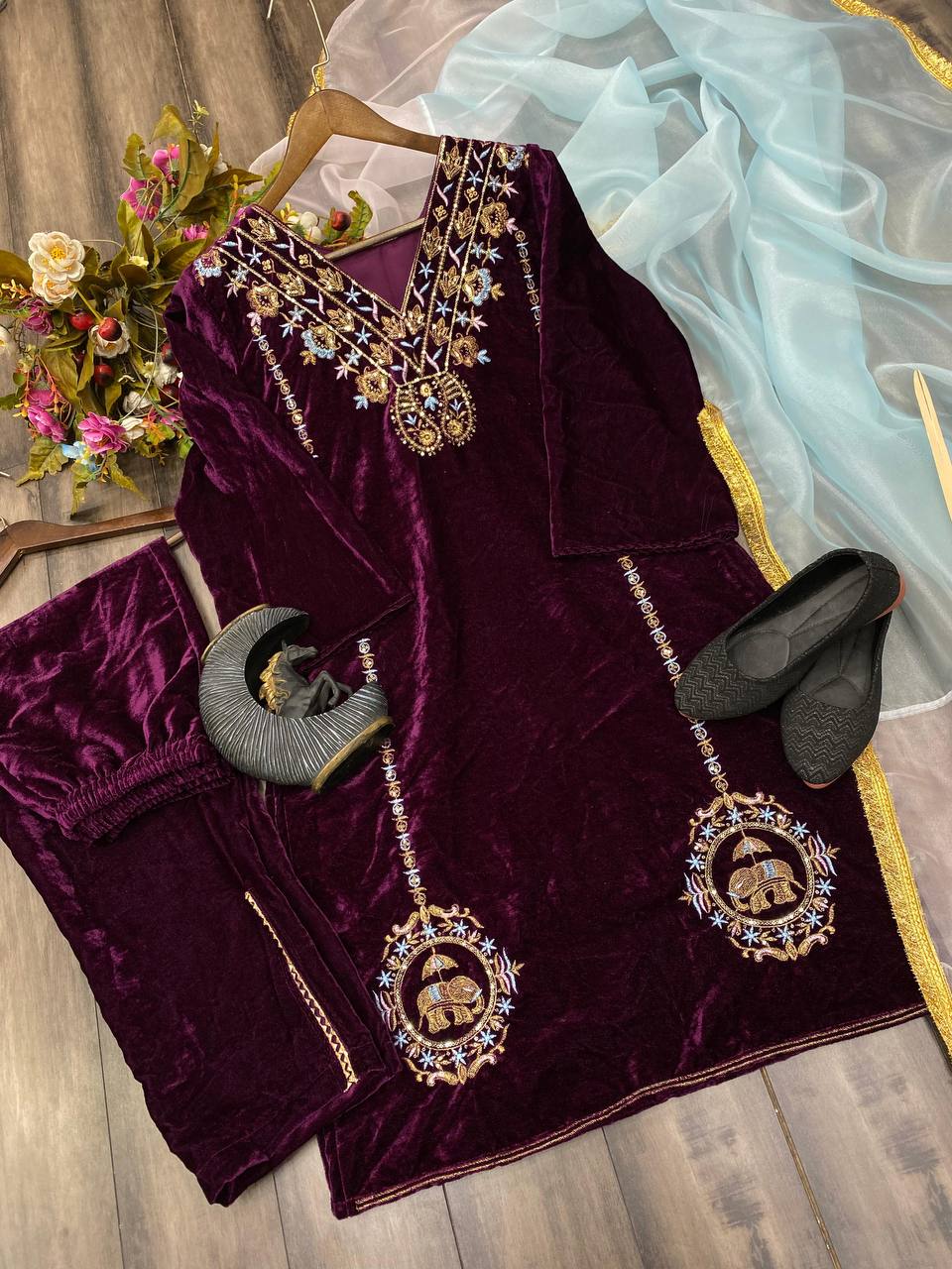  this ­­­­kurti product available in Fancy Velvet fabric  with v neck style