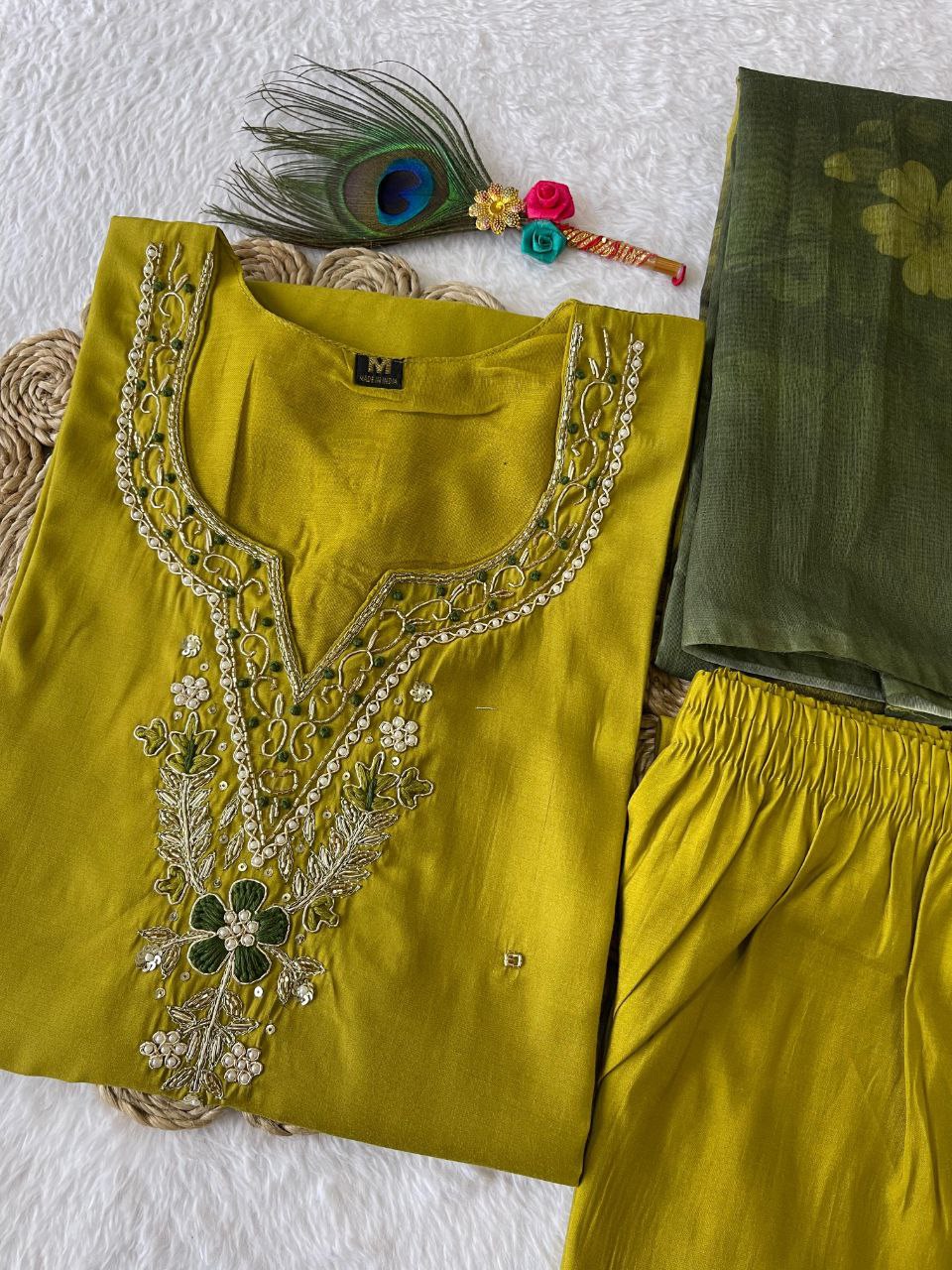 this ­­­­kurti product available in Fancy Premium Roman Silk fabric with chanderi fabric dupatta