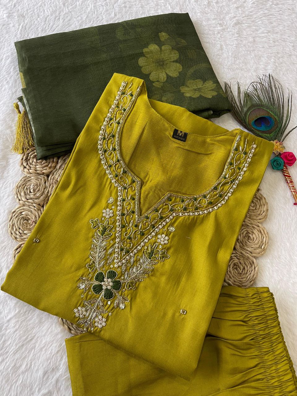 this ­­­­kurti product available in Fancy Premium Roman Silk fabric with parrot color